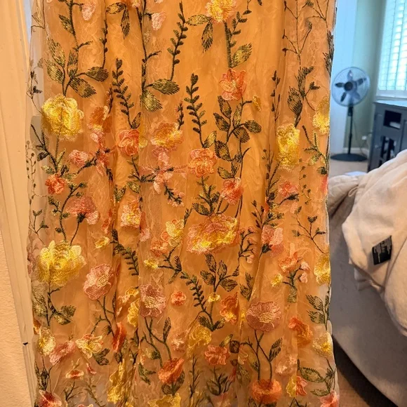 MacDuggal Formal Stunner - Picture 15 of 17